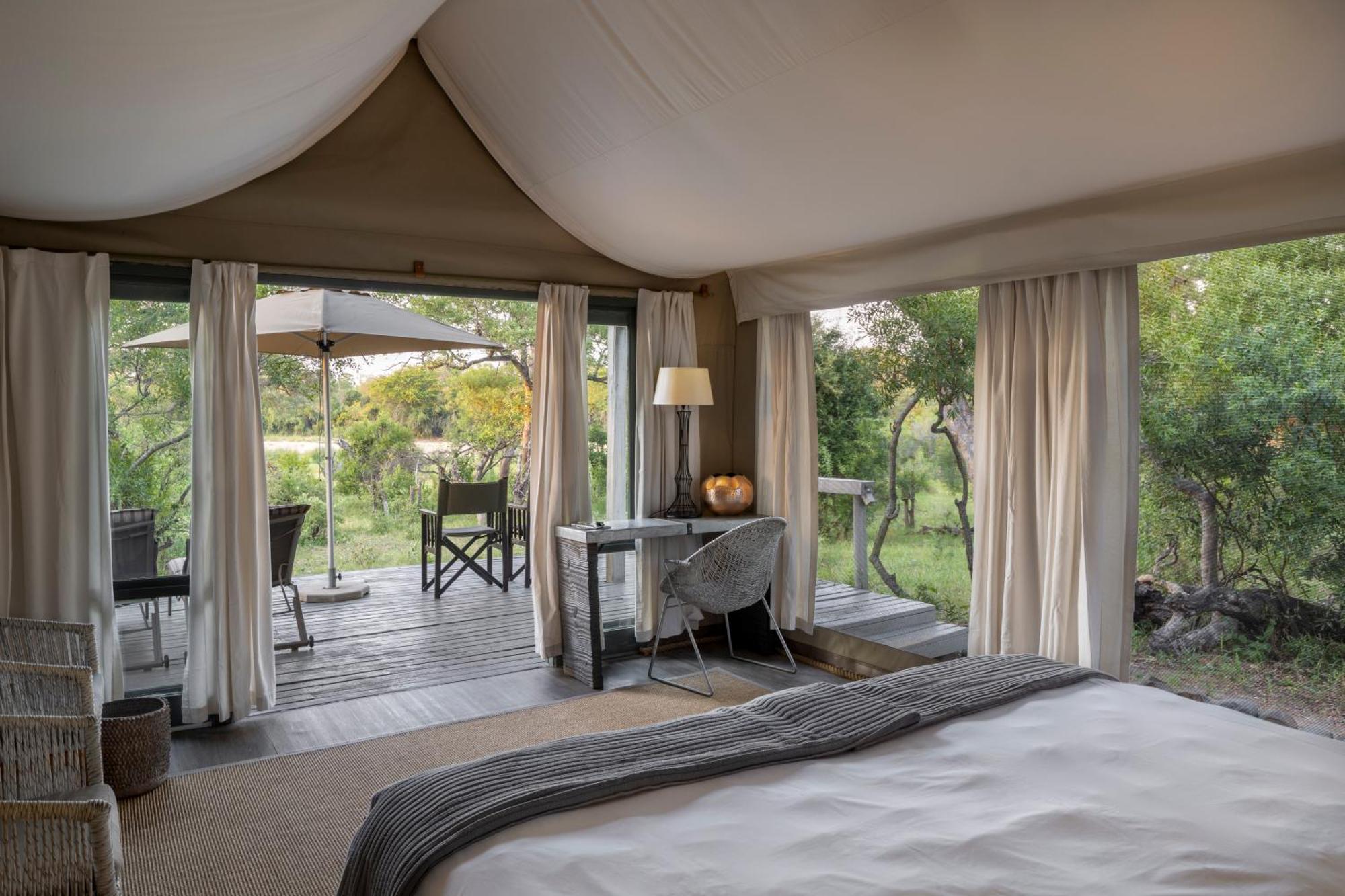 שמורת הציד טימבאבאטי Simbavati River Lodge מראה חיצוני תמונה