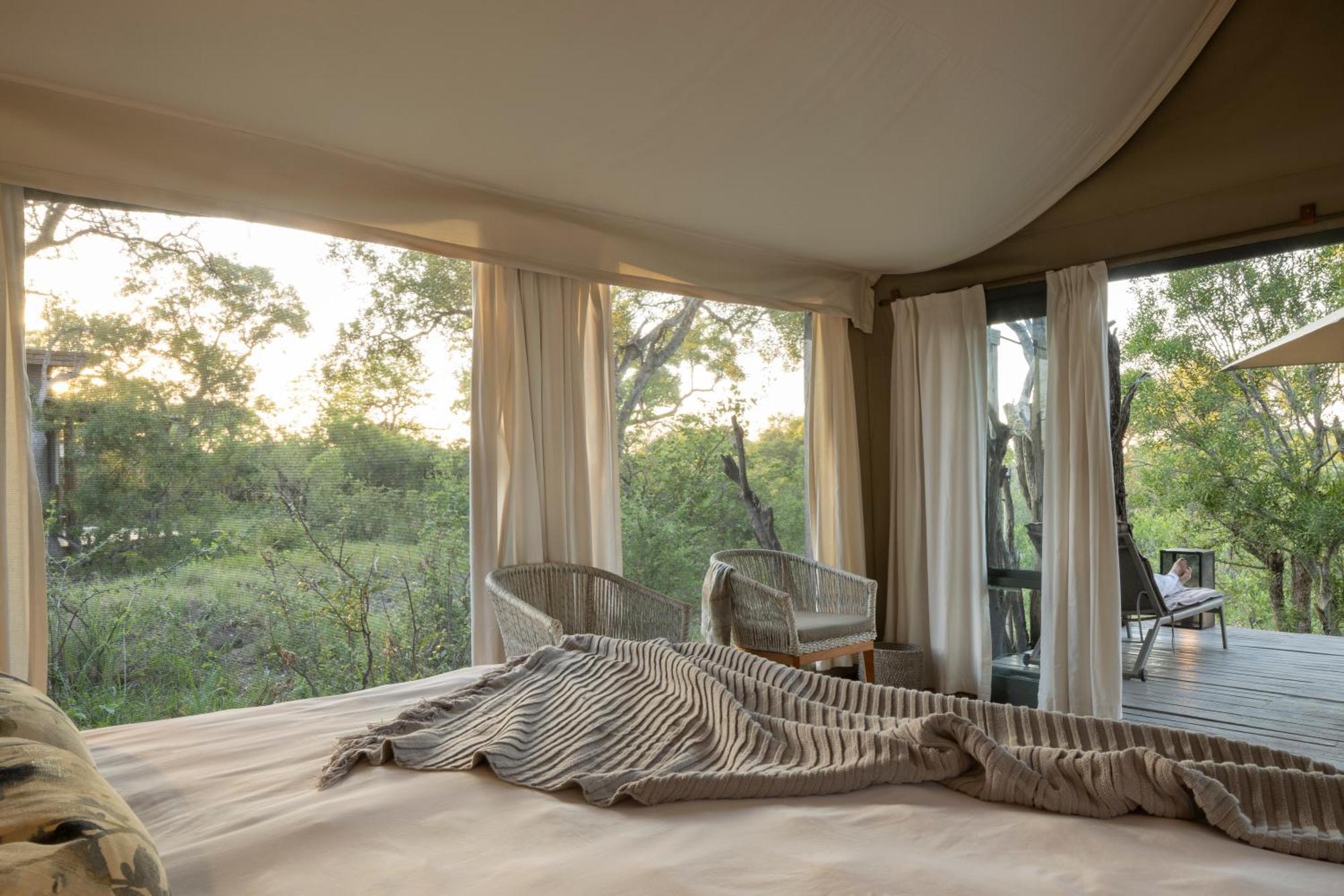 שמורת הציד טימבאבאטי Simbavati River Lodge מראה חיצוני תמונה