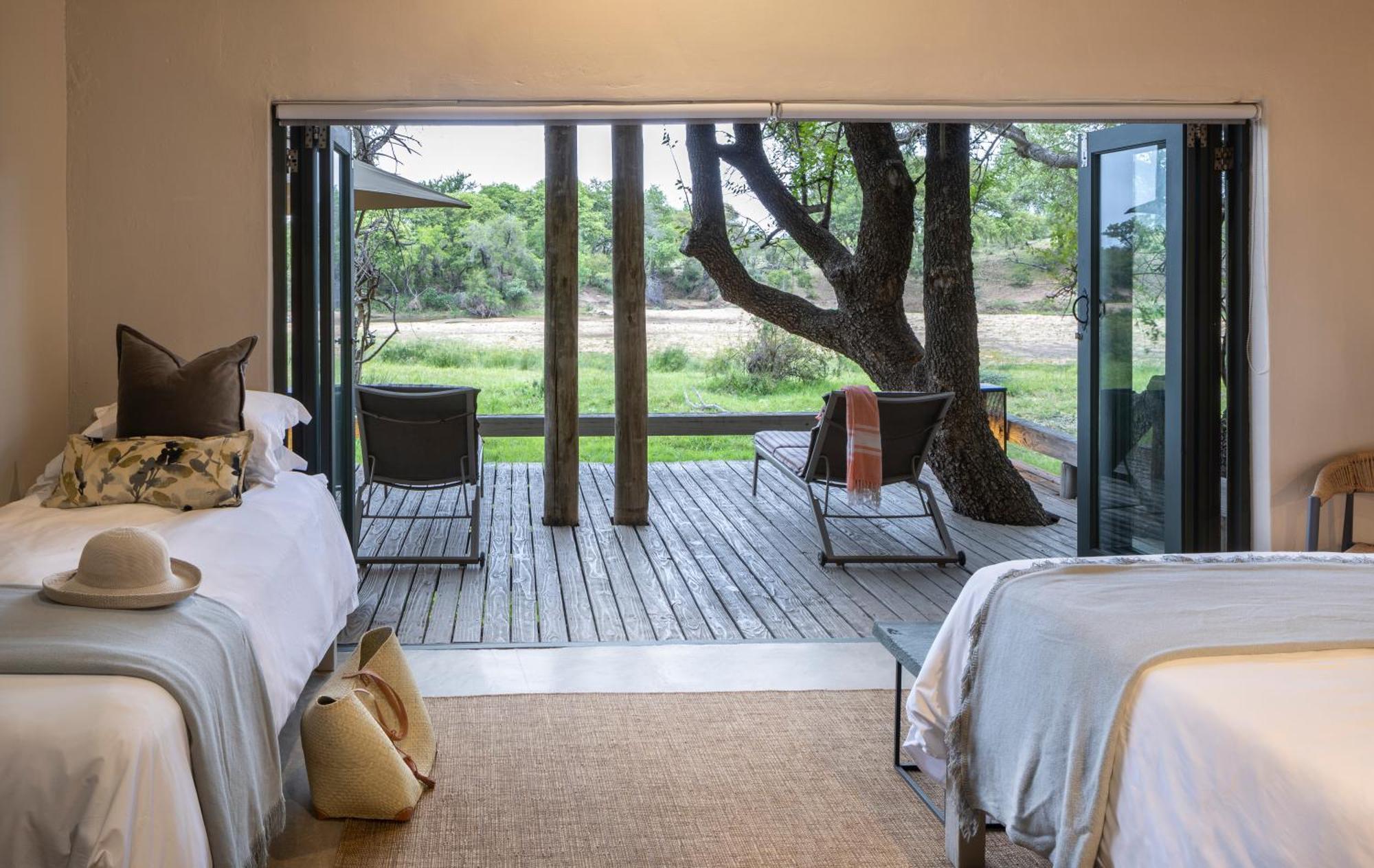 שמורת הציד טימבאבאטי Simbavati River Lodge מראה חיצוני תמונה