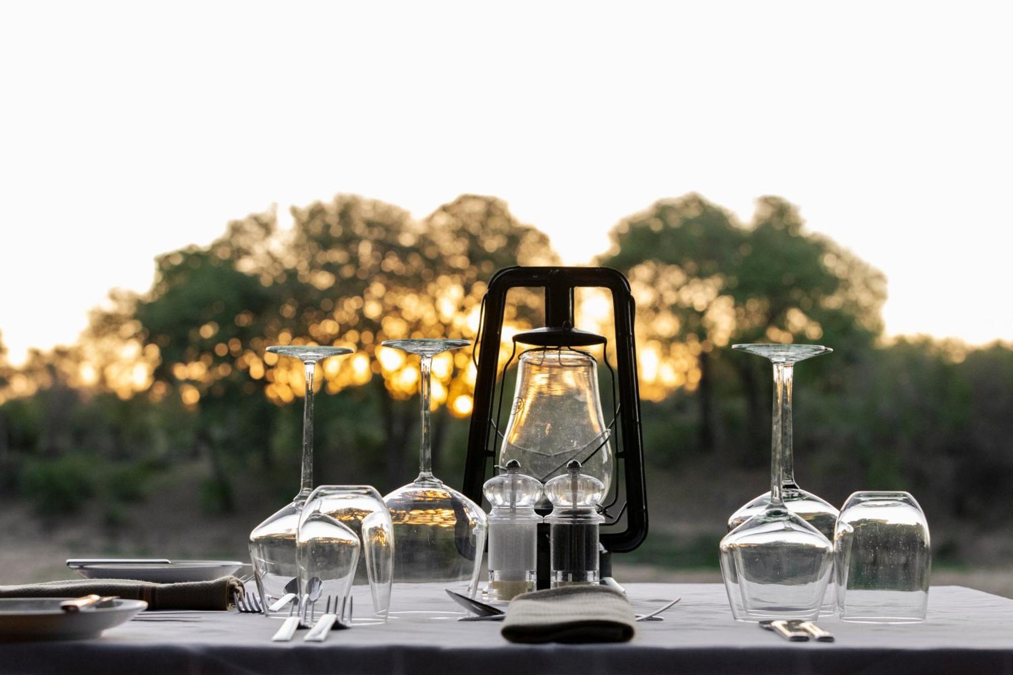שמורת הציד טימבאבאטי Simbavati River Lodge מראה חיצוני תמונה