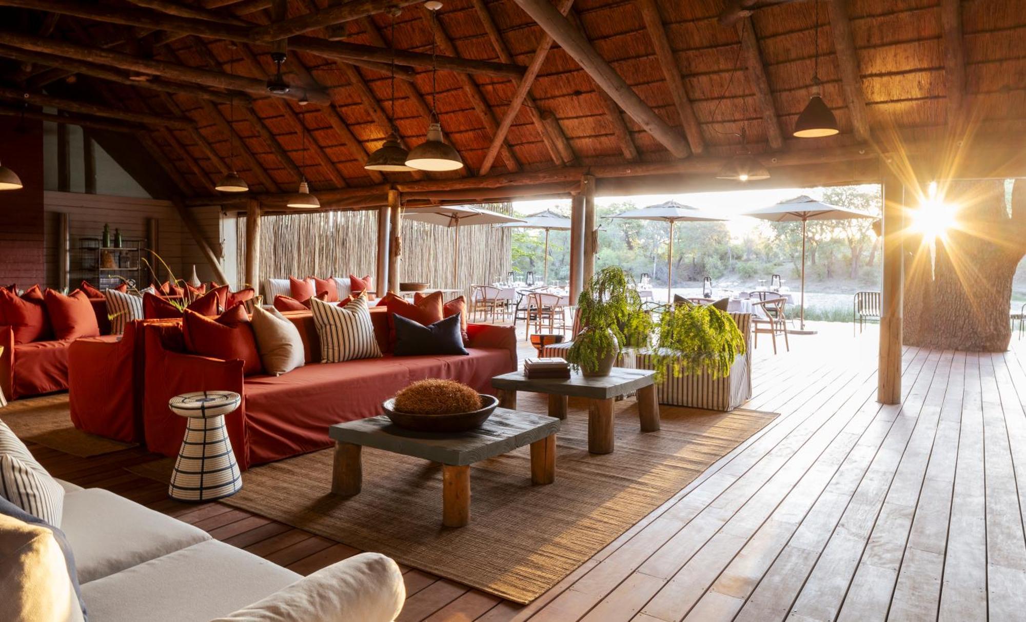 שמורת הציד טימבאבאטי Simbavati River Lodge מראה חיצוני תמונה