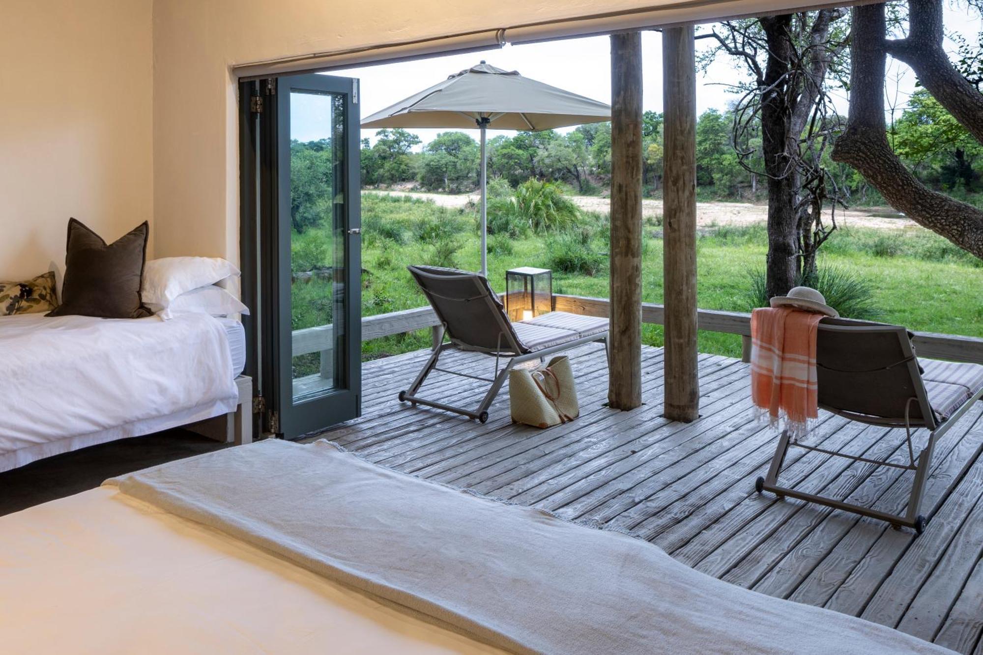 שמורת הציד טימבאבאטי Simbavati River Lodge מראה חיצוני תמונה