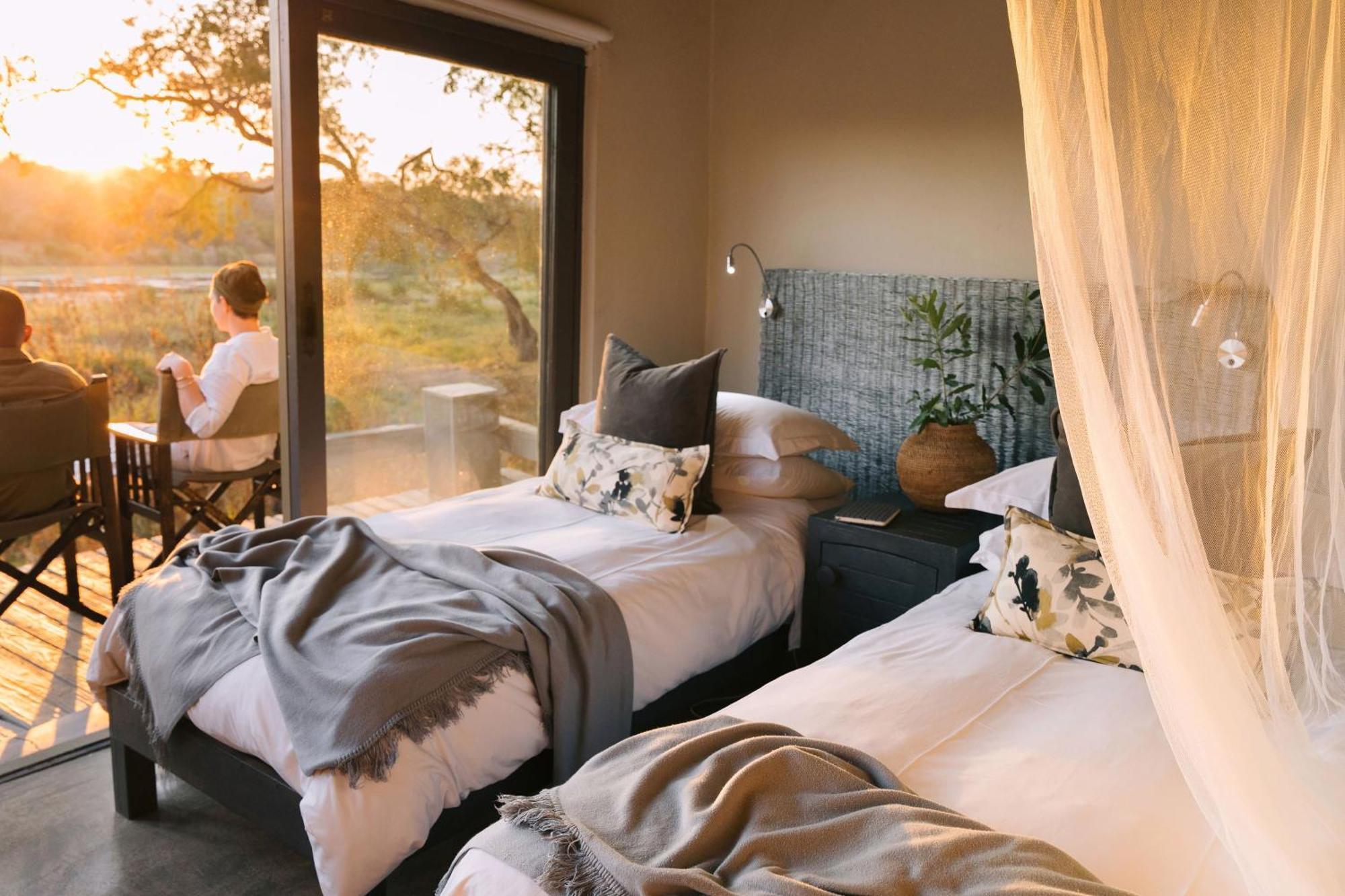 שמורת הציד טימבאבאטי Simbavati River Lodge מראה חיצוני תמונה