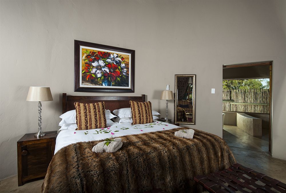 שמורת הציד טימבאבאטי Simbavati River Lodge מראה חיצוני תמונה