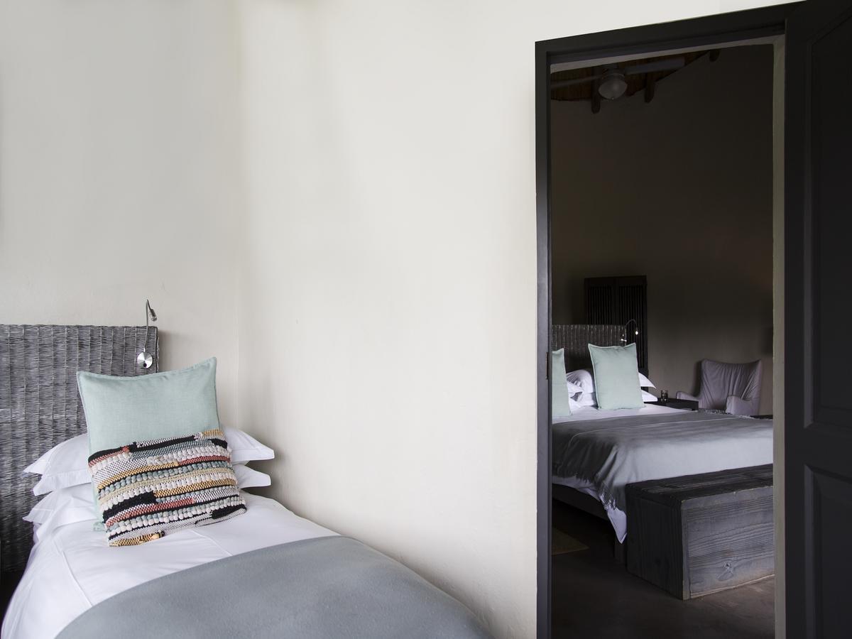 שמורת הציד טימבאבאטי Simbavati River Lodge מראה חיצוני תמונה